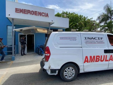 Agentes policiales matan a dos de los presuntos asaltantes del Banreservas en Santiago