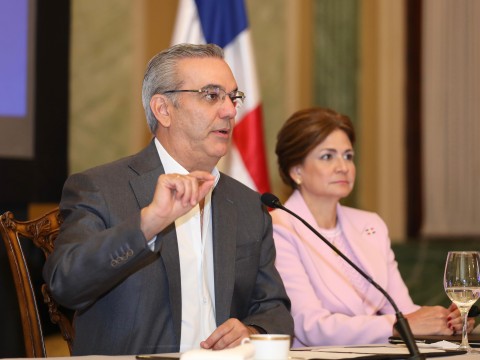 Gobierno presenta nuevo reglamento de aplicaci&oacute;n de la Ley 340-06 que aportar&aacute; mayor eficiencia y controles a las contrataciones p&uacute;blicas