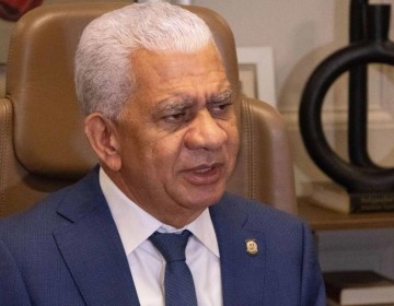 El presidente del Senado dice que el Congreso est&aacute; obligado a sancionar la difamaci&oacute;n en medios