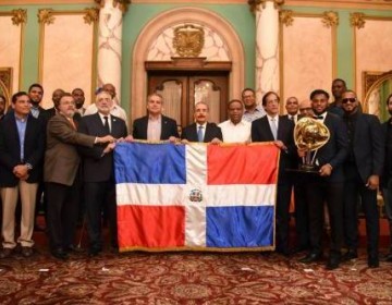 Presidente Medina &ldquo;Ahora Todos somos Toros&rdquo; con esta frase despide a los jugadores que participar&aacute;n en la serie del caribe
