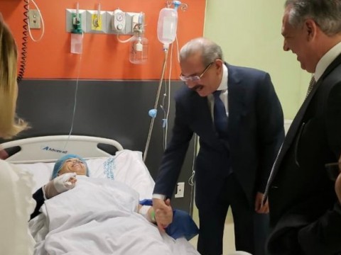 Presidente Medina visit&oacute; la diputada Karen Ricardo tras sufrir accidente de tr&aacute;nsito