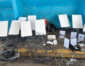 Reclusos muy bien comunicados: par&aacute;bolas y celulares a las &oacute;rdenes para delinquir tras rejas