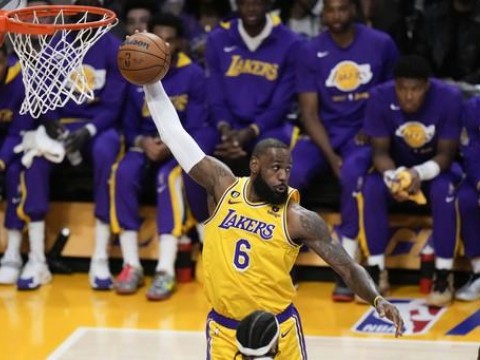 James renueva su rivalidad de postemporada con los Warriors