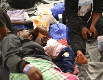 Francia y Alemania presionan a Italia para que reciban migrantes