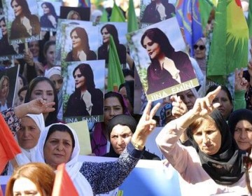 Madre de una adolescente muerta en Ir&aacute;n rechaza versi&oacute;n oficial