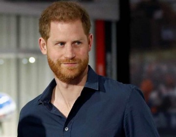 El pr&iacute;ncipe Harry llega a Londres para visitar a su padre tras su diagn&oacute;stico de c&aacute;ncer