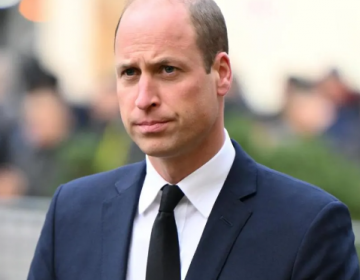 El pr&iacute;ncipe William asiste a primer acto oficial tras la reaparici&oacute;n de Kate