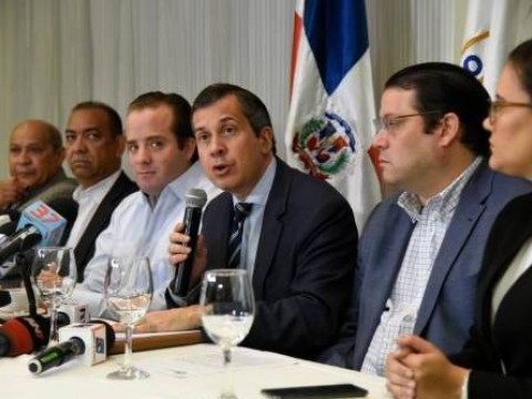 PRM intima a ministros del gobierno en campa&ntilde;a a tomar licencia o a renunciar