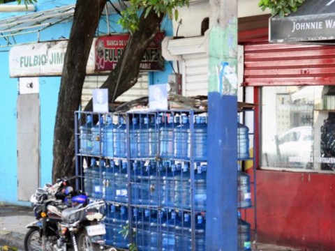 ProConsumidor prorroga por 30 d&iacute;as el plazo para cubrir agua en botellones