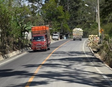 Proh&iacute;ben tr&aacute;nsito veh&iacute;culos pesados carretera La Vega-Jarabacoa desde este viernes hasta el domingo