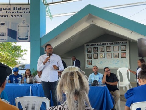 En SFM piden que cancelen ministro de Educaci&oacute;n