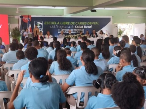 Programa bucal del SNS entrega m&aacute;s de 600 ni&ntilde;os libres de caries en SDE