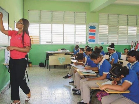 Padres tendr&aacute;n m&aacute;s incidencia en educaci&oacute;n p&uacute;blica, seg&uacute;n propuesta de modificaci&oacute;n a ley