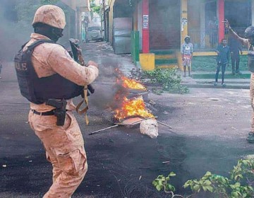Protestas violentas en ciudades de Hait&iacute; aumentan el estado de terror