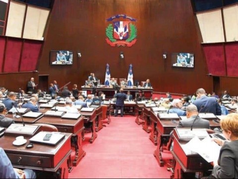 Piden a comisi&oacute;n que investigue "anomal&iacute;as" de gastos publicitarios en plena campa&ntilde;a