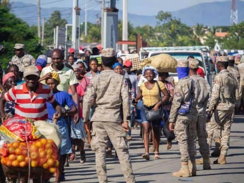 M&aacute;s de 500,000 personas circularon por la frontera dominicana en 2022