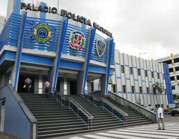 Polic&iacute;a Nacional detiene cuatro hombres por posesi&oacute;n de drogas en Villa Mella