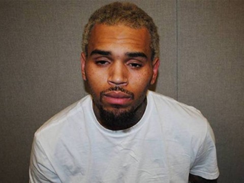Rapero Chris Brown fue arrestado en Francia y acusado de violaci&oacute;n