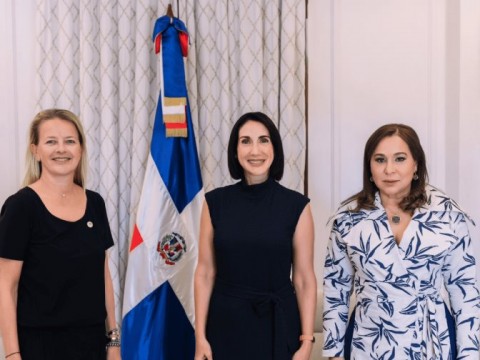 Raquel Arbaje se reune con la princesa Mabel de Orange-Nassau