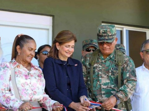 Vicepresidenta Raquel Pe&ntilde;a inaugura destacamento militar en El Lim&oacute;n del Yuna