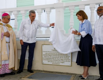 Abinader y Raquel Pe&ntilde;a encabezan tedeum por 161 aniversario de la Restauraci&oacute;n en Santiago