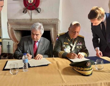 Gobierno formaliza compra de cuatro buques patrulleros para reforzar la seguridad mar&iacute;tima
