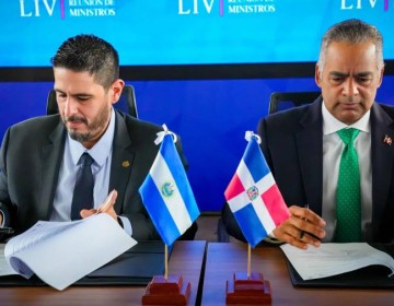 El pa&iacute;s firma acuerdo con El Salvador para fortalecer cooperaci&oacute;n en materia de hidrocarburos