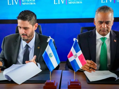 El pa&iacute;s firma acuerdo con El Salvador para fortalecer cooperaci&oacute;n en materia de hidrocarburos