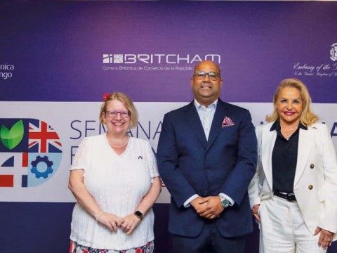 Rep&uacute;blica Dominicana atrae inter&eacute;s brit&aacute;nico para invertir en energ&iacute;a