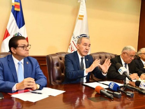 Ponen en marcha proceso obligatorio de Recertificaci&oacute;n M&eacute;dica en el pa&iacute;s