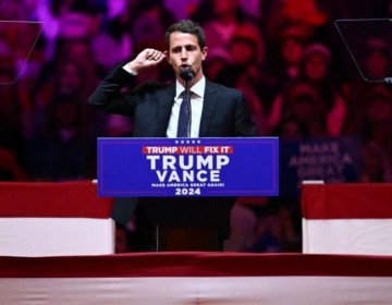 Exigen disculpa de la campa&ntilde;a de Trump tras llamar a Puerto Rico "isla flotante de basura"