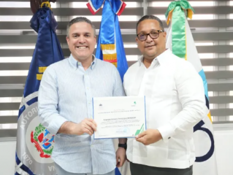 Reconocen a Apordom por buenas pr&aacute;cticas y oferta formativa
