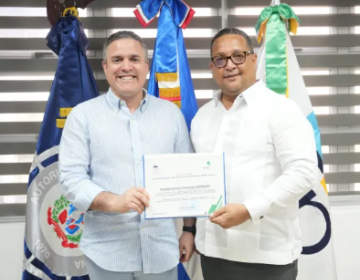 Reconocen a Apordom por buenas pr&aacute;cticas y oferta formativa