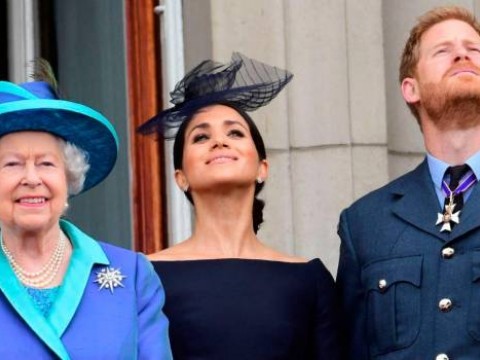 La corona britanica rompe el silencio sobre la entrevista de Harry y Meghan