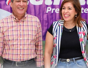 Reinaldo anuncia que su esposa apoyar&aacute; a Leonel Fern&aacute;ndez