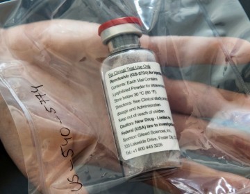 EEUU compra el 90 % de la producci&oacute;n del primer f&aacute;rmaco para tratar COVID-19