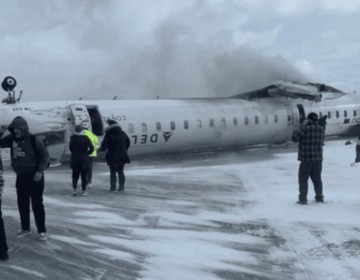 Reportan 15 heridos, tres en estado cr&iacute;tico, en el accidente de avi&oacute;n en Toronto