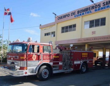 Reportan incendio en apartamento de una torre del sector Evaristo Morales