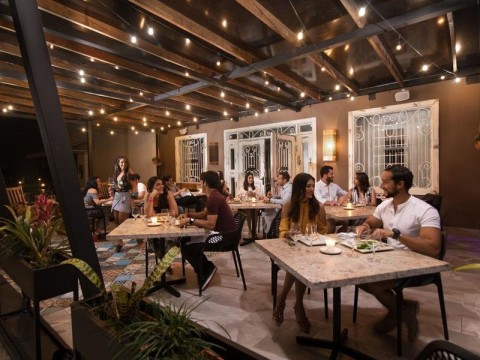 Restaurantes podr&iacute;an quebrar y miles quedar sin empleos por estado de emergencia