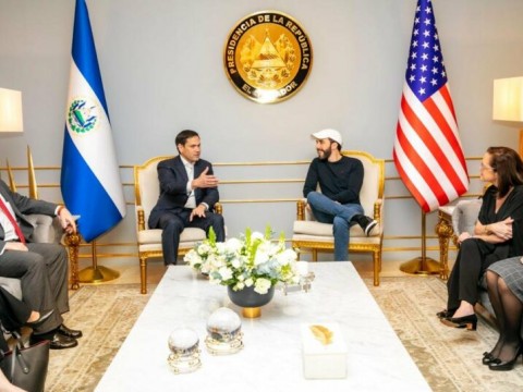 El Salvador y Estados Unidos firman gran acuerdo migratorio