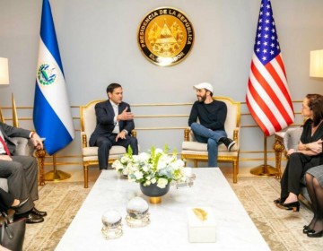 El Salvador y Estados Unidos firman gran acuerdo migratorio
