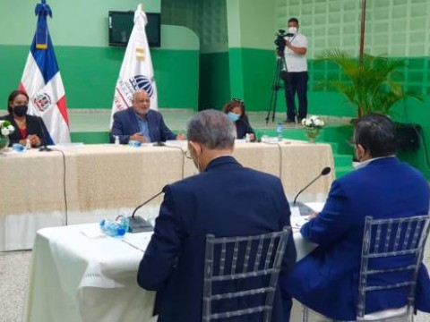 Educa, ADP y Educaci&oacute;n polarizados por pol&eacute;mica eliminaci&oacute;n de concurso para elegir directores regionales y distritales    