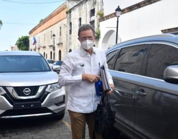 &ldquo;La vida te da sorpresas... ay ombe&rdquo; el comentario del canciller a Jean Alain Rodr&iacute;guez