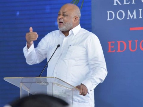 "Cargu&eacute; con el costo: La m&aacute;s despiadada y costosa campa&ntilde;a sucia", afirma Roberto Fulcar