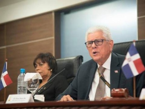 Roberto Saladin usar&aacute; Corbata negra hasta que la OEA presente informe sobre la investigaci&oacute;n al voto automatizado