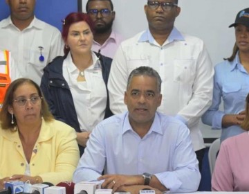 Abinader instruye salvaguardar las vidas y recuperar las zonas afectadas, informa Joel Santos