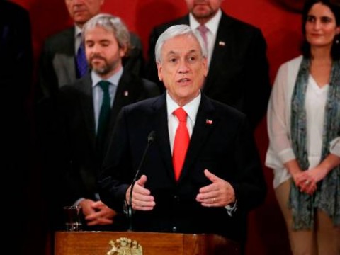 Sebasti&aacute;n Pi&ntilde;era promulga retiro de pensiones tras derrota en Tribunal Constitucional