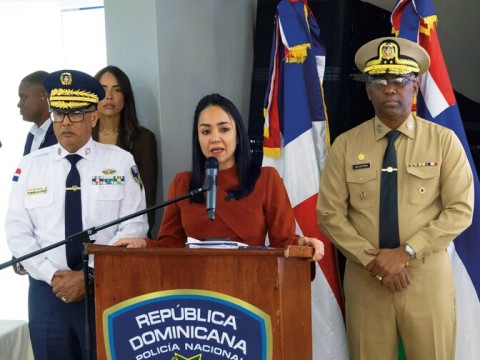 Autoridades confiscan 15 armas ilegales por d&iacute;a