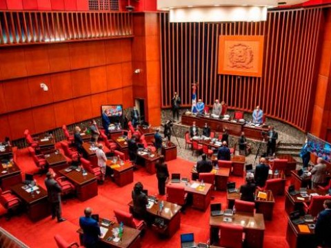 Congresistas rinden un minuto de silencio por muerte de Jack Veneno y pareja de evang&eacute;licos