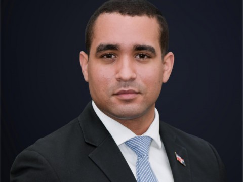 Senado aprueba designaci&oacute;n de Jos&eacute; Julio G&oacute;mez como embajador del pa&iacute;s ante China